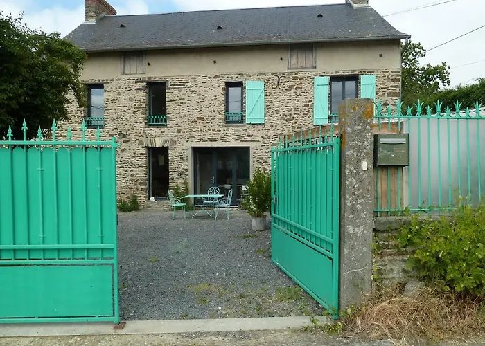 L' Albizia * Saint-Martin-de-Sallen