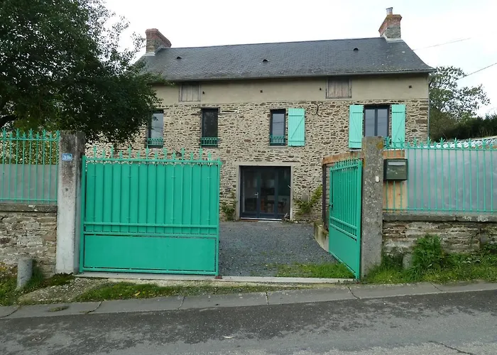 Holiday home L' Albizia Saint-Martin-de-Sallen