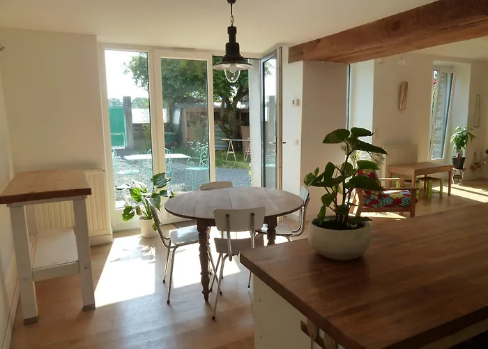 Holiday home L' Albizia Saint-Martin-de-Sallen