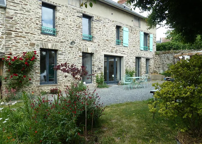 Holiday home L' Albizia Saint-Martin-de-Sallen